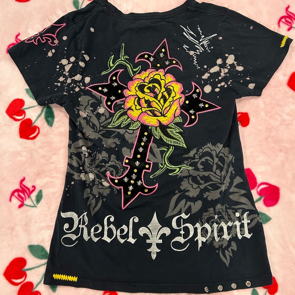 rebel spirit y2k tshirt